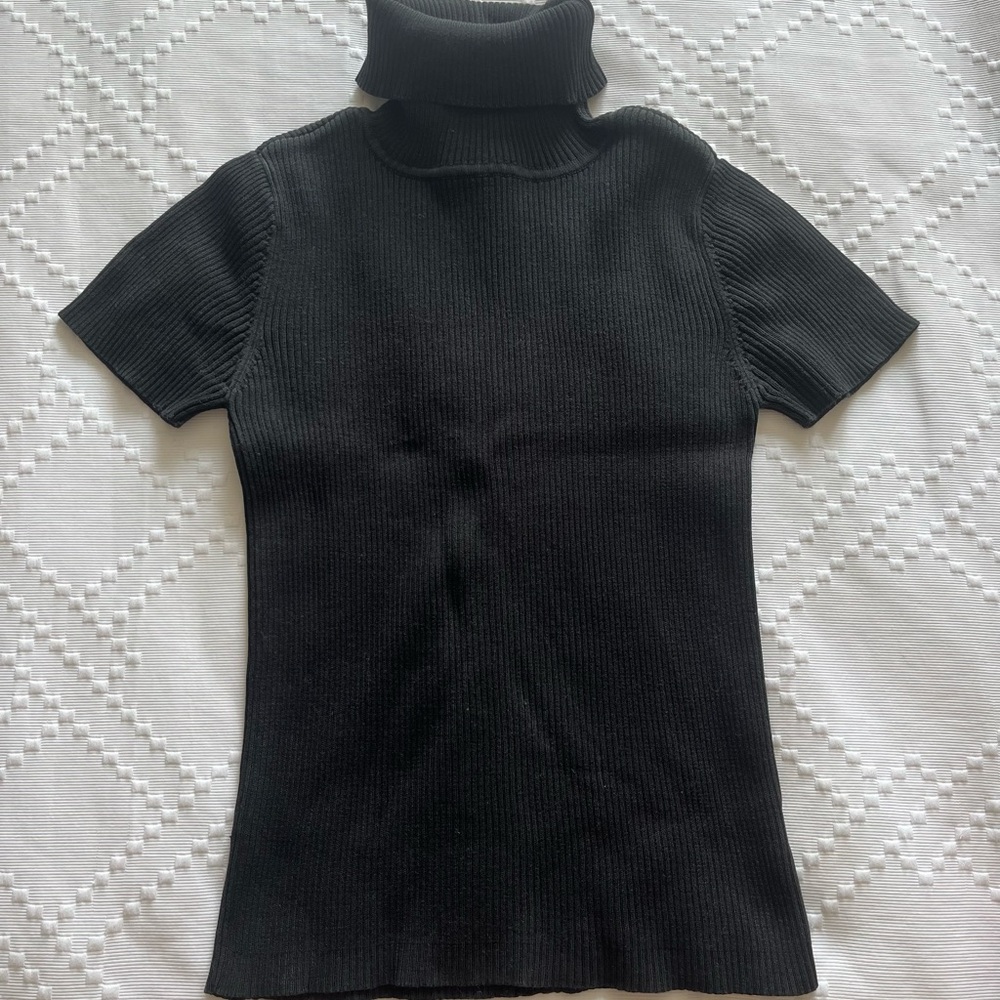 GAP Black Ribbed Turtleneck Top